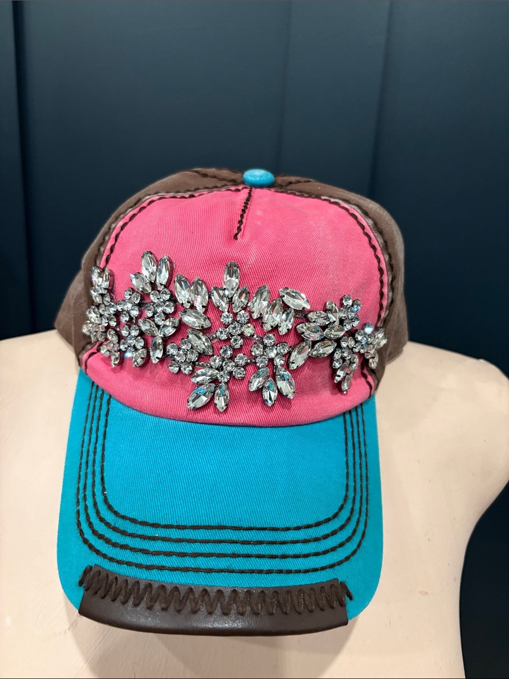 619. Embellished Pink & Turquoise Women's Baseball Cap